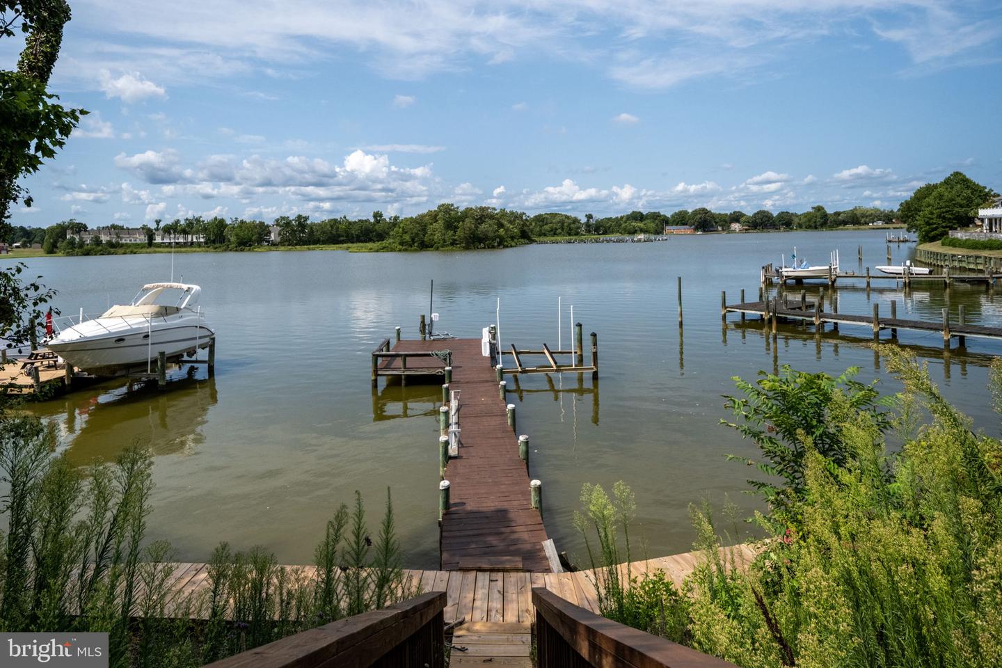 21 WATERVIEW PT, COLONIAL BEACH, Virginia 22443, 5 Bedrooms Bedrooms, 10 Rooms Rooms,3 BathroomsBathrooms,Residential,For sale,21 WATERVIEW PT,VAWE2008444 MLS # VAWE2008444