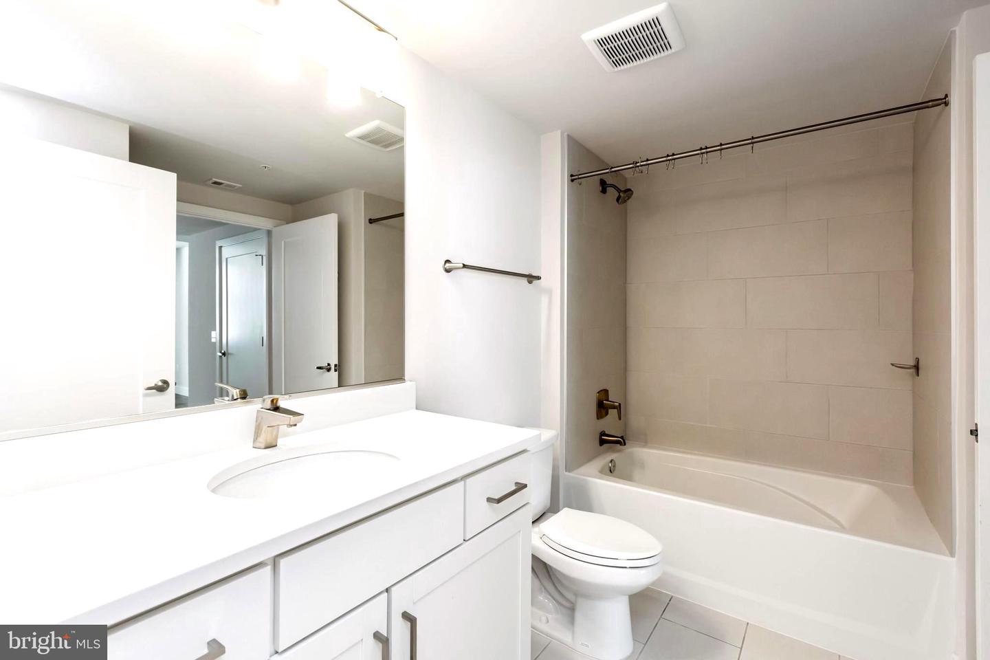 50 FLORIDA AVE NE #216, WASHINGTON, District Of Columbia 20002, 1 Bedroom Bedrooms, ,1 BathroomBathrooms,Residential,For sale,50 FLORIDA AVE NE #216,DCDC2190902 MLS # DCDC2190902