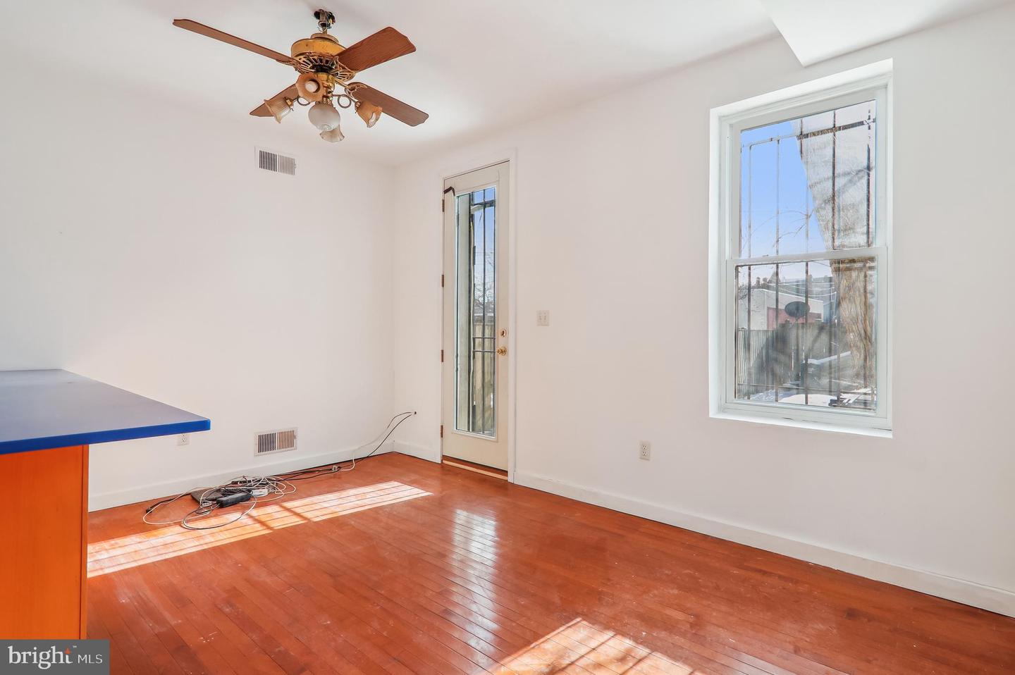 1213 D ST NE, WASHINGTON, District Of Columbia 20002, 3 Bedrooms Bedrooms, 6 Rooms Rooms,1 BathroomBathrooms,Residential,For sale,1213 D ST NE,DCDC2171192 MLS # DCDC2171192