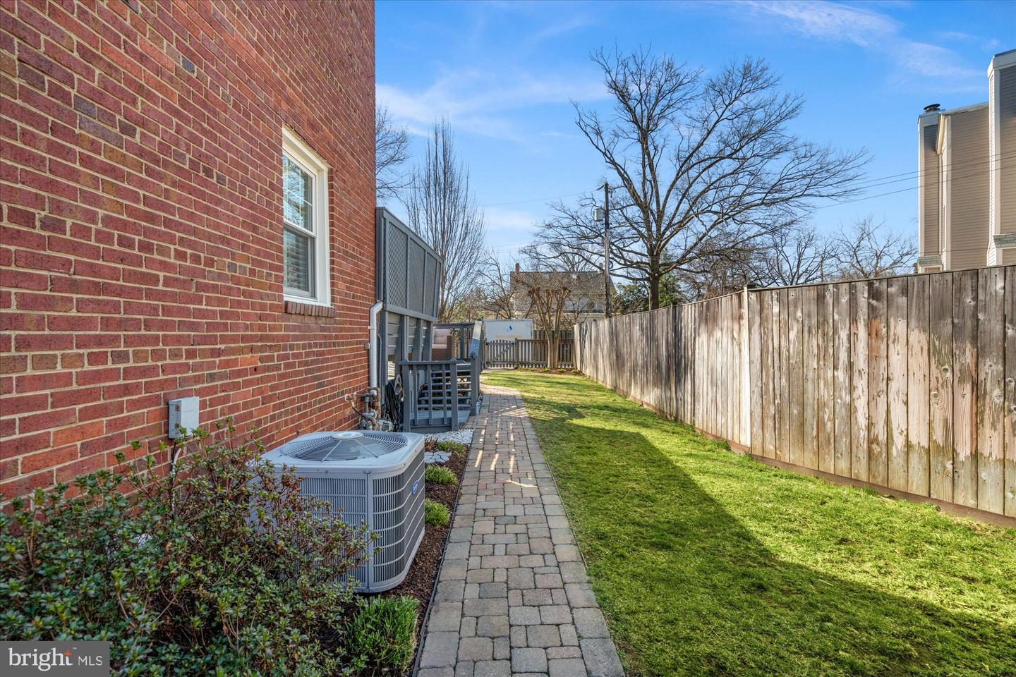 3 E CUSTIS AVE, ALEXANDRIA, Virginia 22301, 2 Bedrooms Bedrooms, ,2 BathroomsBathrooms,Residential,For sale,3 E CUSTIS AVE,VAAX2040782 MLS # VAAX2040782