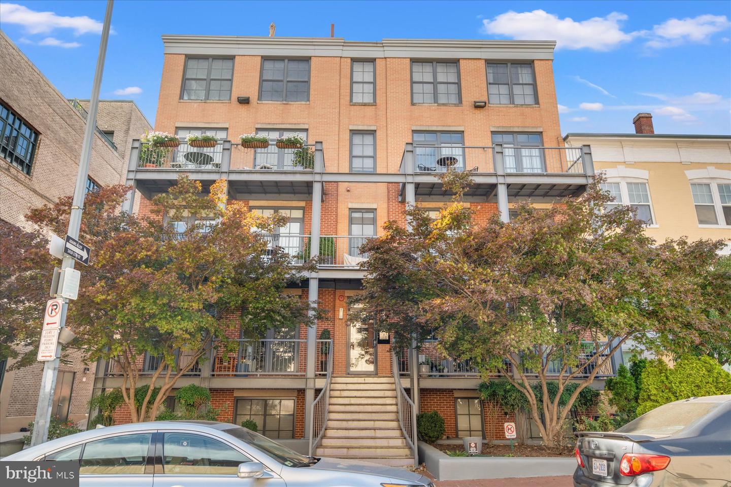 2412 17TH ST NW #402, WASHINGTON, District Of Columbia 20009, 2 Bedrooms Bedrooms, ,1 BathroomBathrooms,Residential,For sale,2412 17TH ST NW #402,DCDC2177162 MLS # DCDC2177162