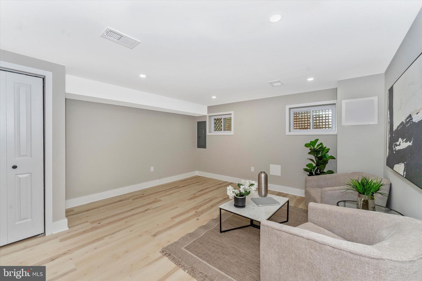 5621 3RD ST NW, WASHINGTON, District Of Columbia 20011, 4 Bedrooms Bedrooms, ,3 BathroomsBathrooms,Residential,For sale,5621 3RD ST NW,DCDC2186580 MLS # DCDC2186580