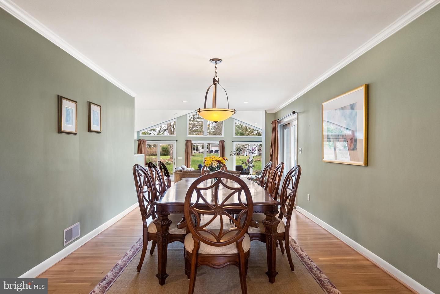 7802 WELLINGTON RD, ALEXANDRIA, Virginia 22306, 5 Bedrooms Bedrooms, ,3 BathroomsBathrooms,Residential,For sale,7802 WELLINGTON RD,VAFX2224540 MLS # VAFX2224540