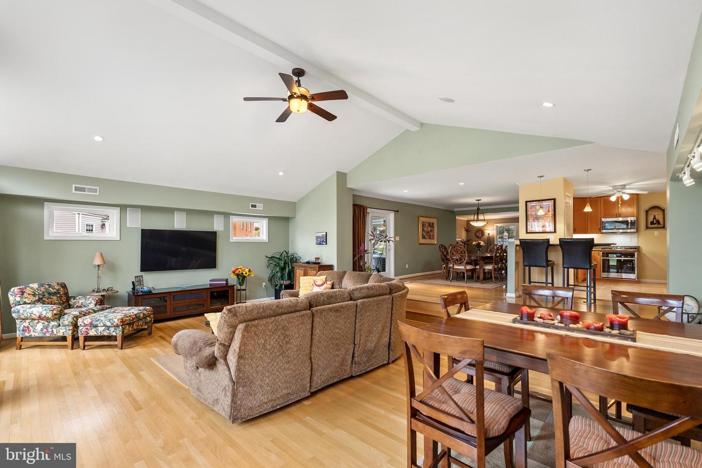 7802 WELLINGTON RD, ALEXANDRIA, Virginia 22306, 5 Bedrooms Bedrooms, ,3 BathroomsBathrooms,Residential,For sale,7802 WELLINGTON RD,VAFX2224540 MLS # VAFX2224540