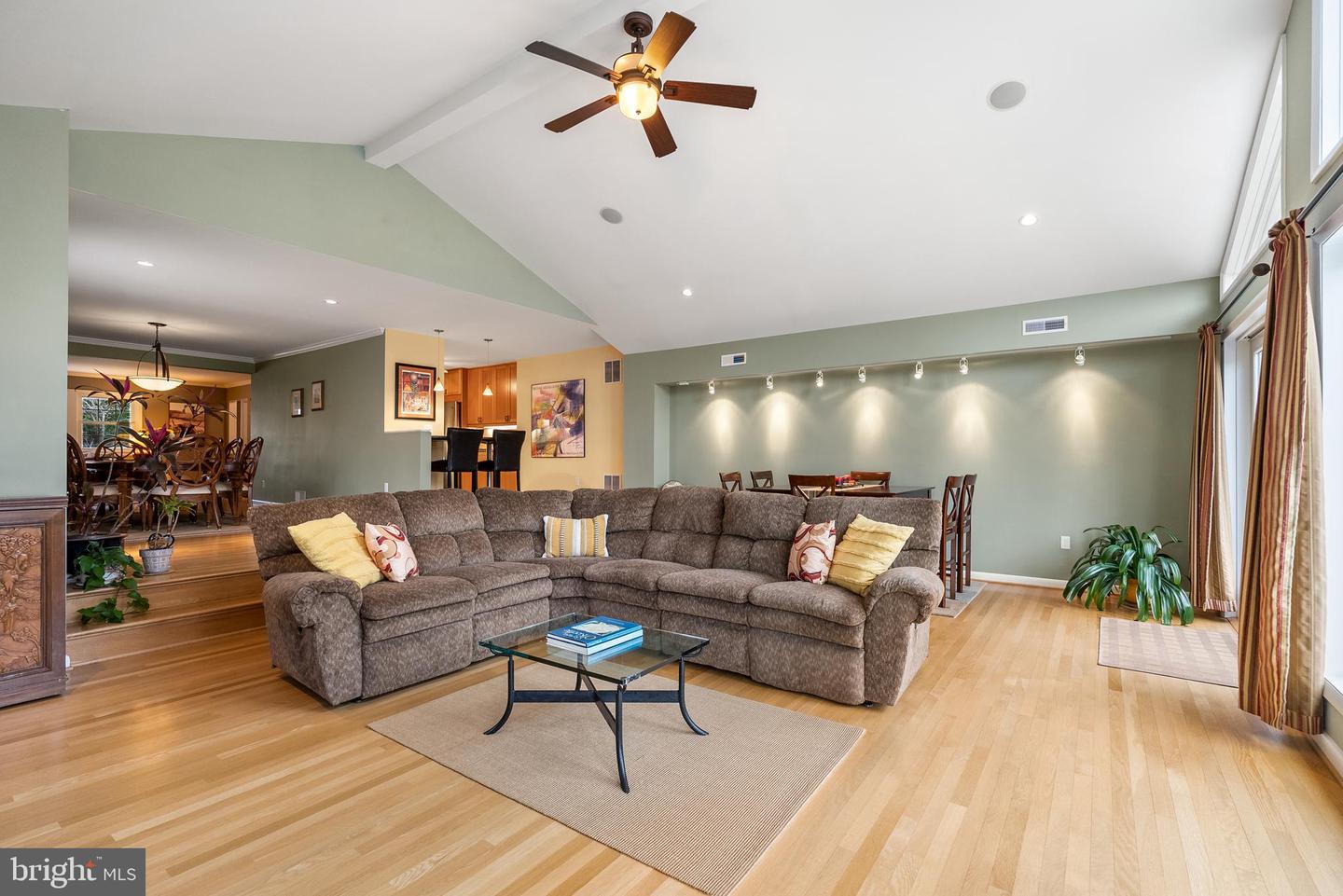 7802 WELLINGTON RD, ALEXANDRIA, Virginia 22306, 5 Bedrooms Bedrooms, ,3 BathroomsBathrooms,Residential,For sale,7802 WELLINGTON RD,VAFX2224540 MLS # VAFX2224540