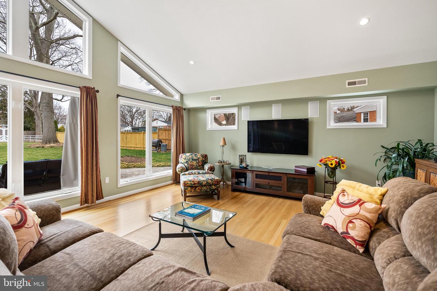 7802 WELLINGTON RD, ALEXANDRIA, Virginia 22306, 5 Bedrooms Bedrooms, ,3 BathroomsBathrooms,Residential,For sale,7802 WELLINGTON RD,VAFX2224540 MLS # VAFX2224540
