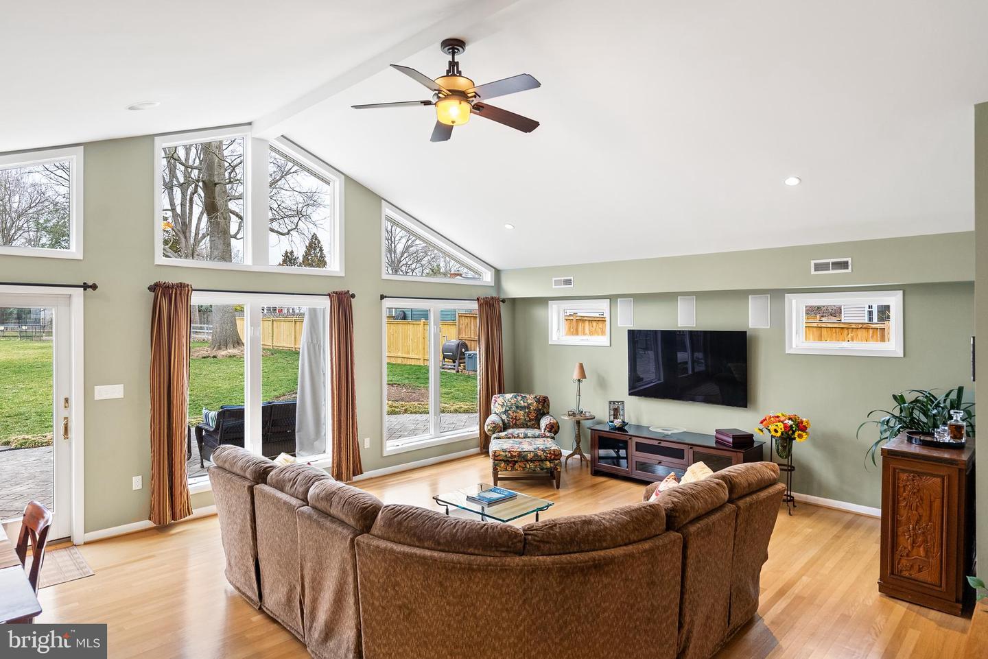 7802 WELLINGTON RD, ALEXANDRIA, Virginia 22306, 5 Bedrooms Bedrooms, ,3 BathroomsBathrooms,Residential,For sale,7802 WELLINGTON RD,VAFX2224540 MLS # VAFX2224540