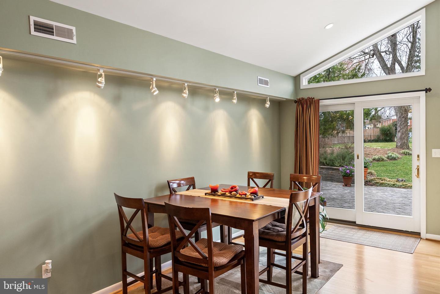 7802 WELLINGTON RD, ALEXANDRIA, Virginia 22306, 5 Bedrooms Bedrooms, ,3 BathroomsBathrooms,Residential,For sale,7802 WELLINGTON RD,VAFX2224540 MLS # VAFX2224540