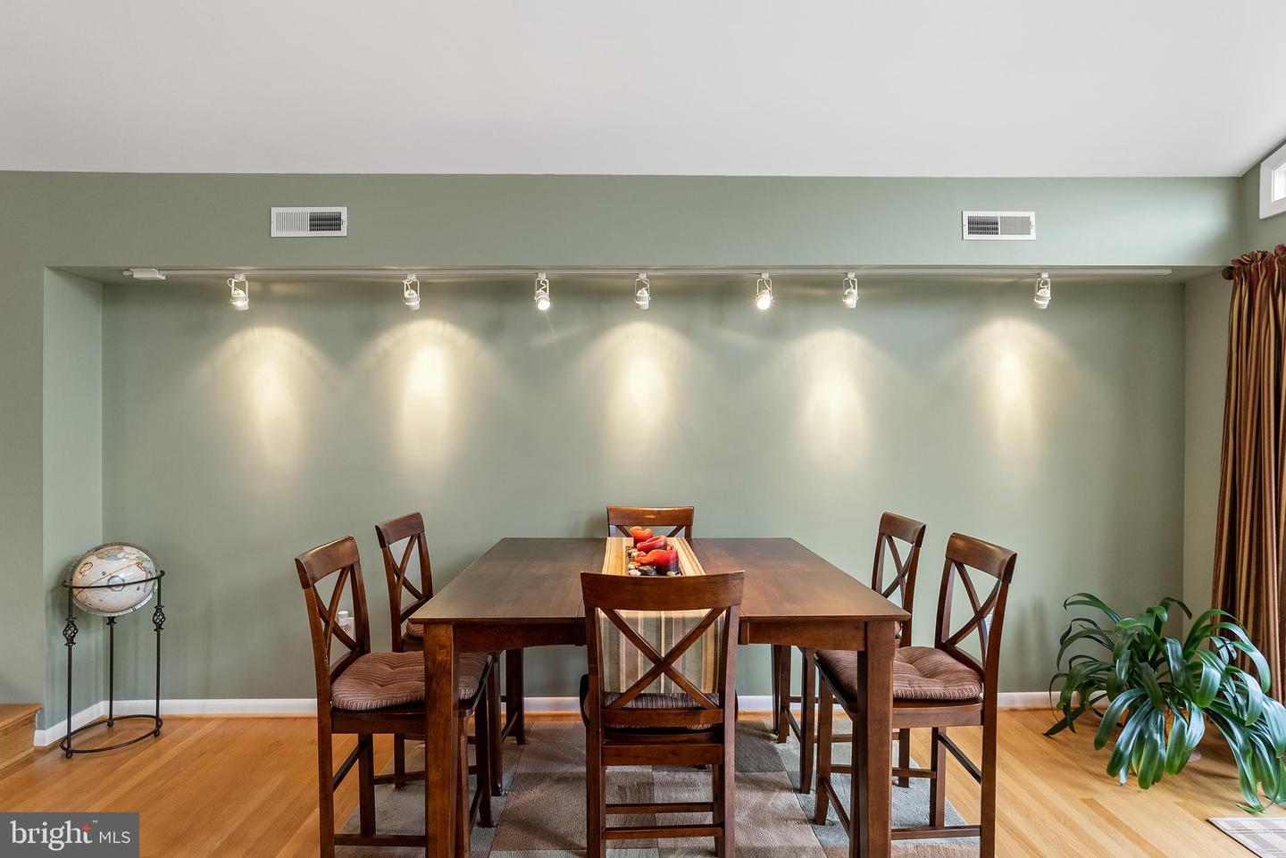 7802 WELLINGTON RD, ALEXANDRIA, Virginia 22306, 5 Bedrooms Bedrooms, ,3 BathroomsBathrooms,Residential,For sale,7802 WELLINGTON RD,VAFX2224540 MLS # VAFX2224540