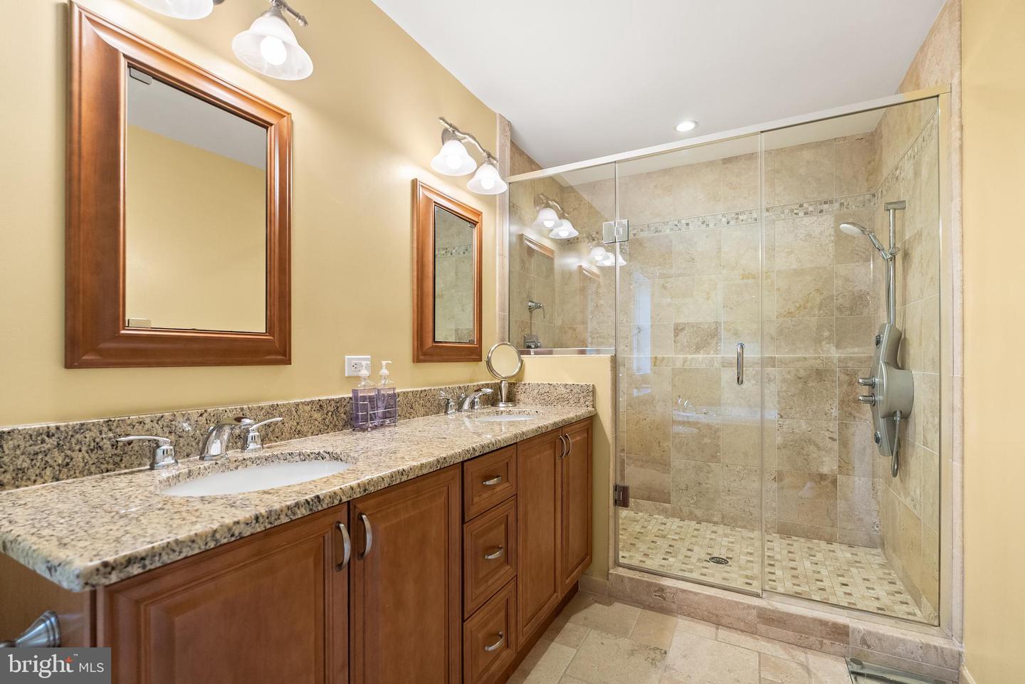 7802 WELLINGTON RD, ALEXANDRIA, Virginia 22306, 5 Bedrooms Bedrooms, ,3 BathroomsBathrooms,Residential,For sale,7802 WELLINGTON RD,VAFX2224540 MLS # VAFX2224540