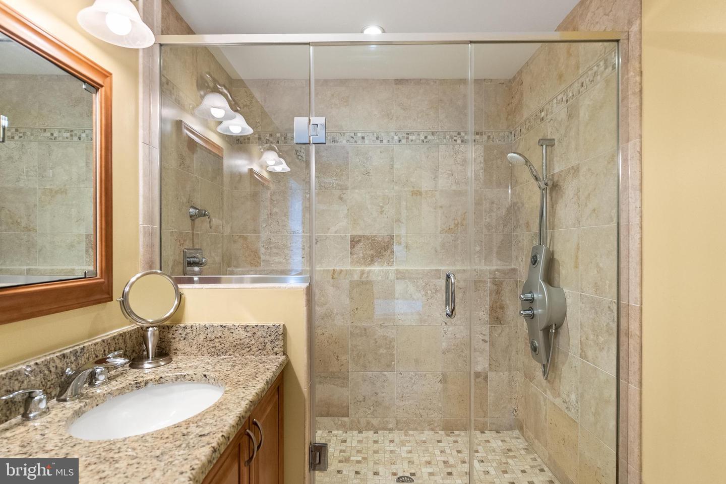 7802 WELLINGTON RD, ALEXANDRIA, Virginia 22306, 5 Bedrooms Bedrooms, ,3 BathroomsBathrooms,Residential,For sale,7802 WELLINGTON RD,VAFX2224540 MLS # VAFX2224540