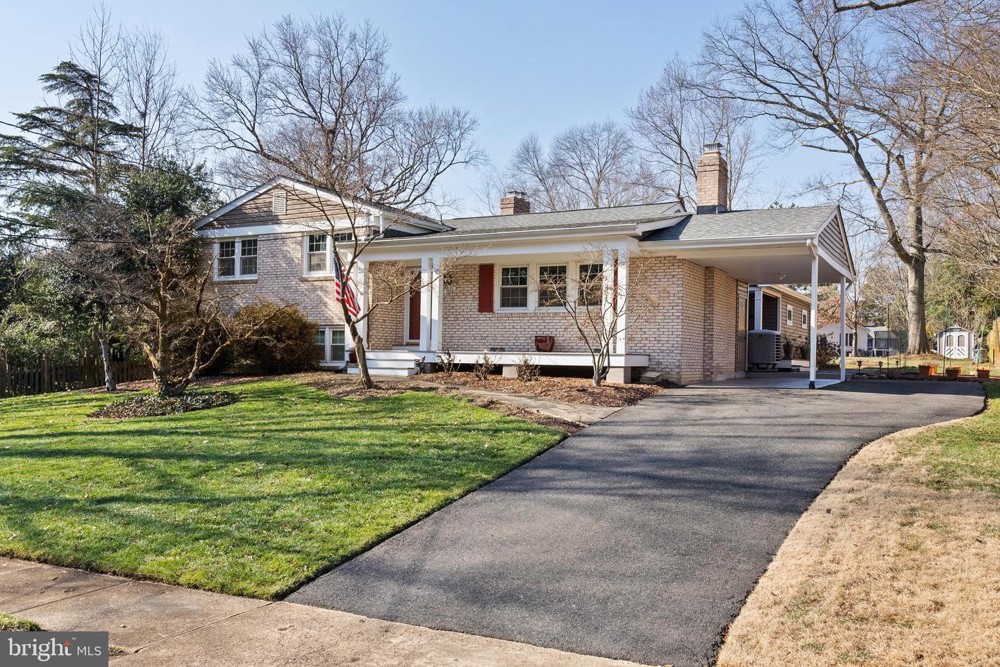 7802 WELLINGTON RD, ALEXANDRIA, Virginia 22306, 5 Bedrooms Bedrooms, ,3 BathroomsBathrooms,Residential,For sale,7802 WELLINGTON RD,VAFX2224540 MLS # VAFX2224540
