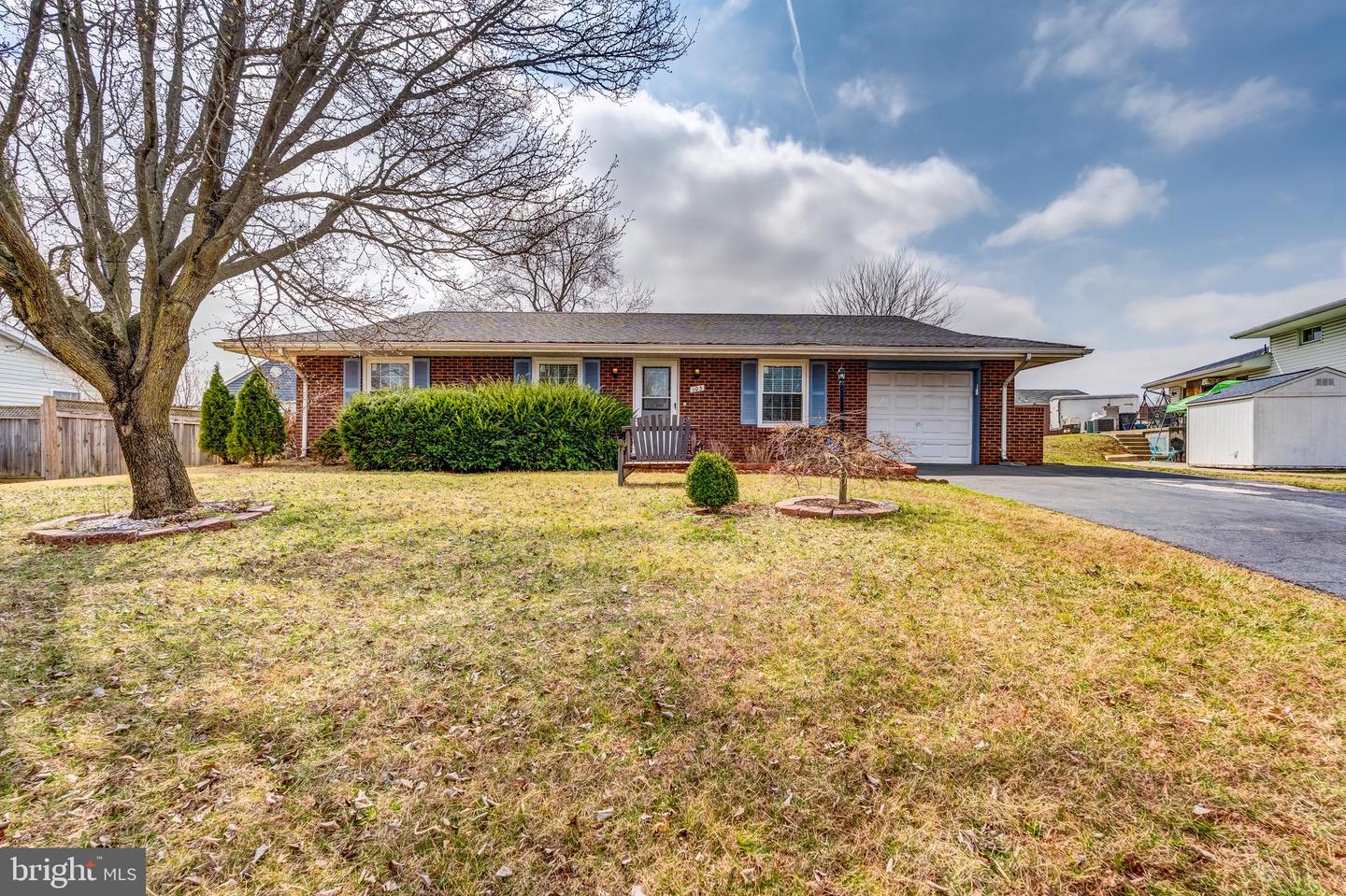 103 E AMHURST ST, STERLING, Virginia 20164, 3 Bedrooms Bedrooms, ,2 BathroomsBathrooms,Residential,For sale,103 E AMHURST ST,VALO2090628 MLS # VALO2090628