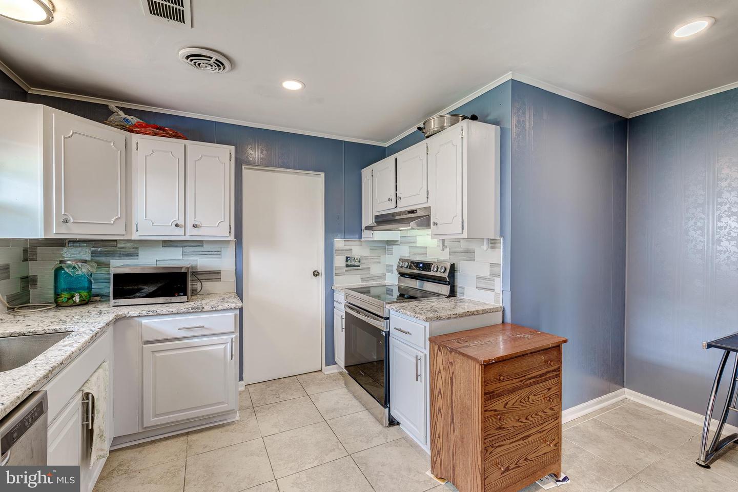 103 E AMHURST ST, STERLING, Virginia 20164, 3 Bedrooms Bedrooms, ,2 BathroomsBathrooms,Residential,For sale,103 E AMHURST ST,VALO2090628 MLS # VALO2090628