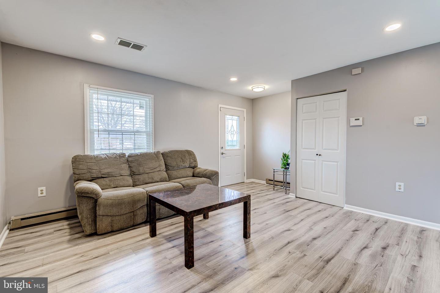 103 E AMHURST ST, STERLING, Virginia 20164, 3 Bedrooms Bedrooms, ,2 BathroomsBathrooms,Residential,For sale,103 E AMHURST ST,VALO2090628 MLS # VALO2090628
