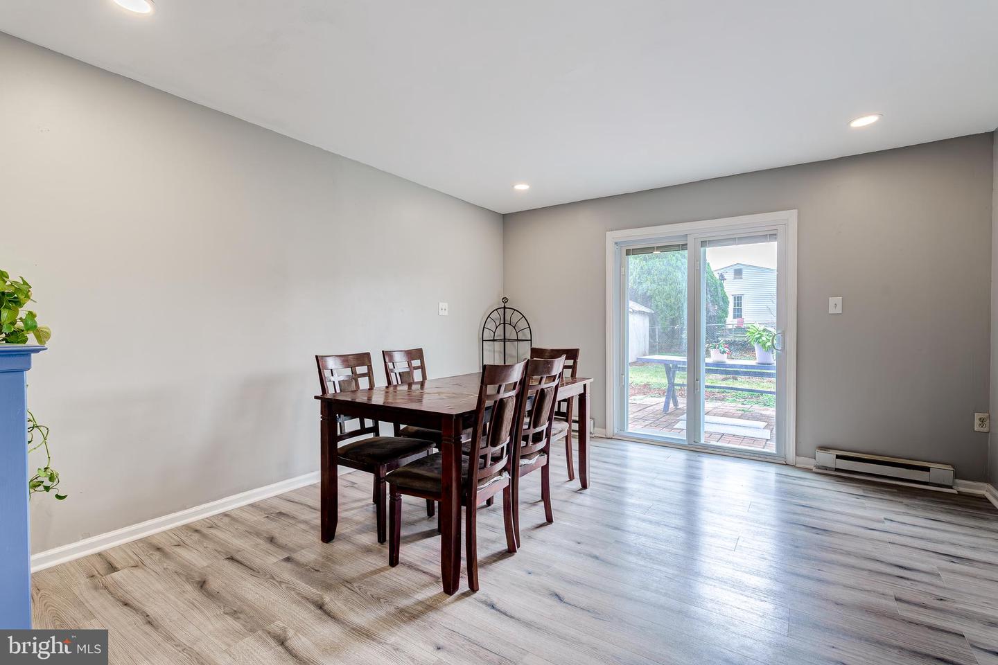 103 E AMHURST ST, STERLING, Virginia 20164, 3 Bedrooms Bedrooms, ,2 BathroomsBathrooms,Residential,For sale,103 E AMHURST ST,VALO2090628 MLS # VALO2090628