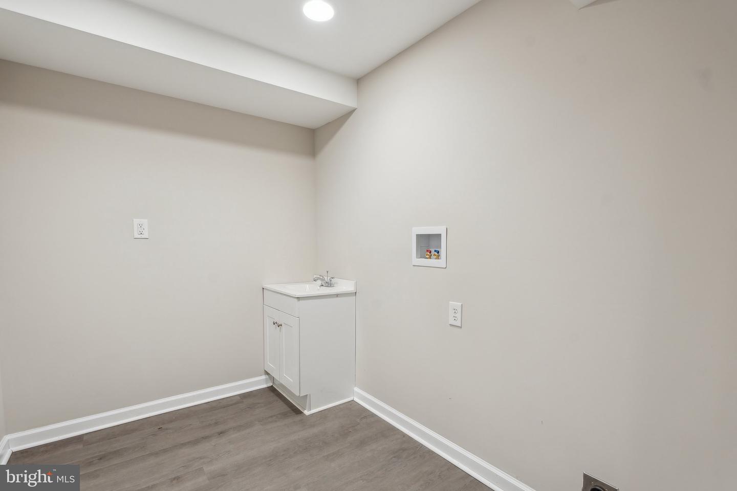 2215 W HOOVER RD, HAYWOOD, Virginia 22722, 4 Bedrooms Bedrooms, ,3 BathroomsBathrooms,Residential,For sale,2215 W HOOVER RD,VAMA2002064 MLS # VAMA2002064