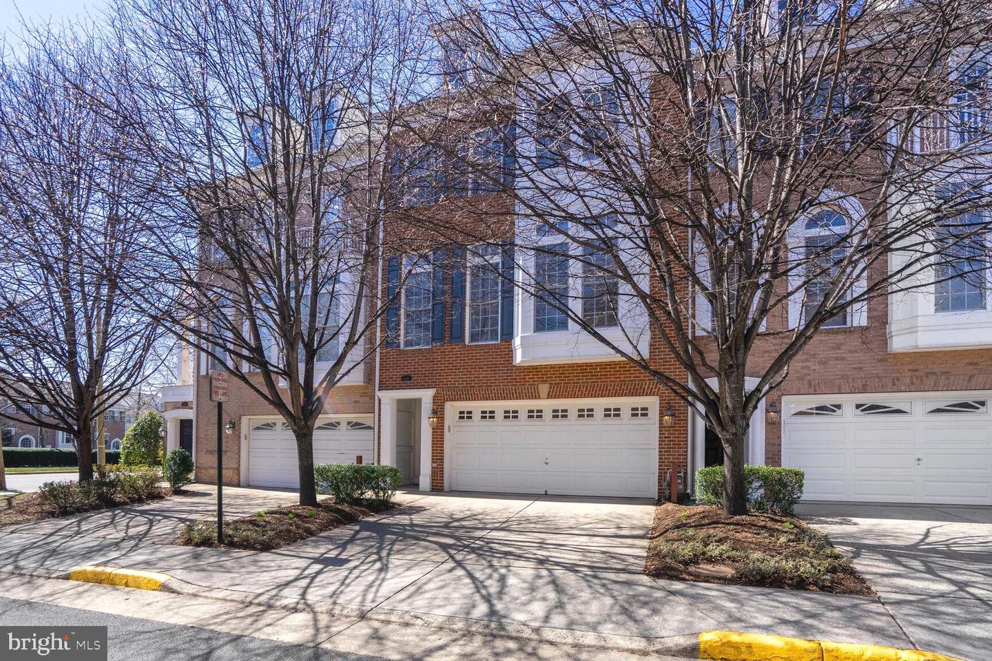 4086 CLOVET DR, FAIRFAX, Virginia 22030, 3 Bedrooms Bedrooms, ,3 BathroomsBathrooms,Residential,For sale,4086 CLOVET DR,VAFX2225954 MLS # VAFX2225954