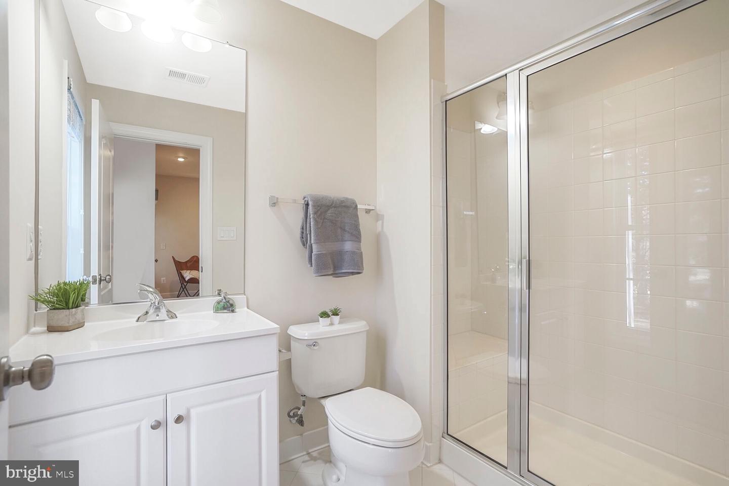 4086 CLOVET DR, FAIRFAX, Virginia 22030, 3 Bedrooms Bedrooms, ,3 BathroomsBathrooms,Residential,For sale,4086 CLOVET DR,VAFX2225954 MLS # VAFX2225954