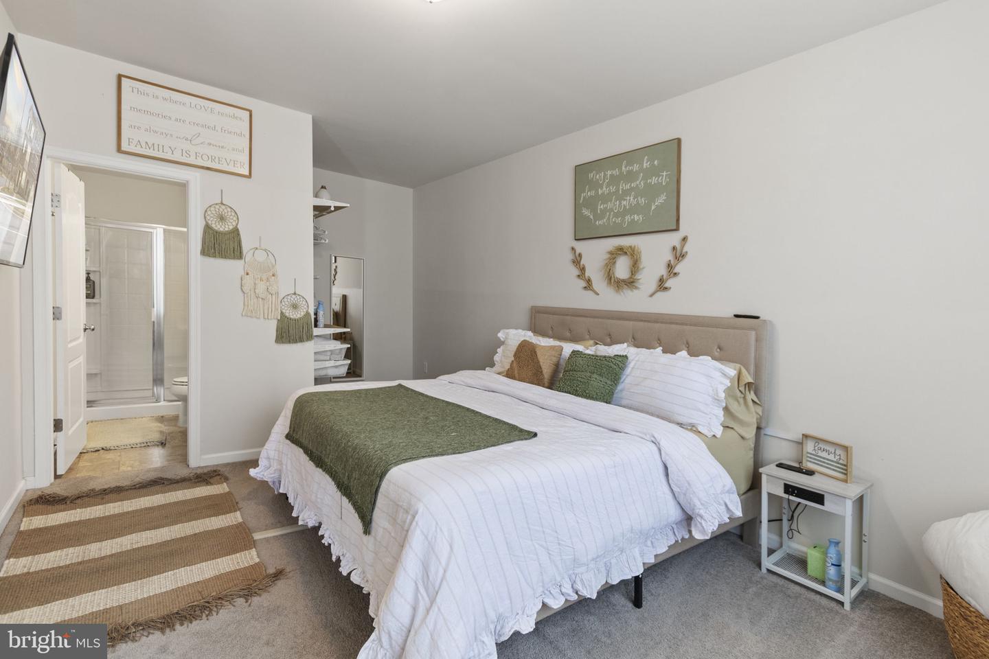 3999 BRADYS HILL RD, TRIANGLE, Virginia 22172, 4 Bedrooms Bedrooms, ,3 BathroomsBathrooms,Residential,For sale,3999 BRADYS HILL RD,VAPW2089564 MLS # VAPW2089564