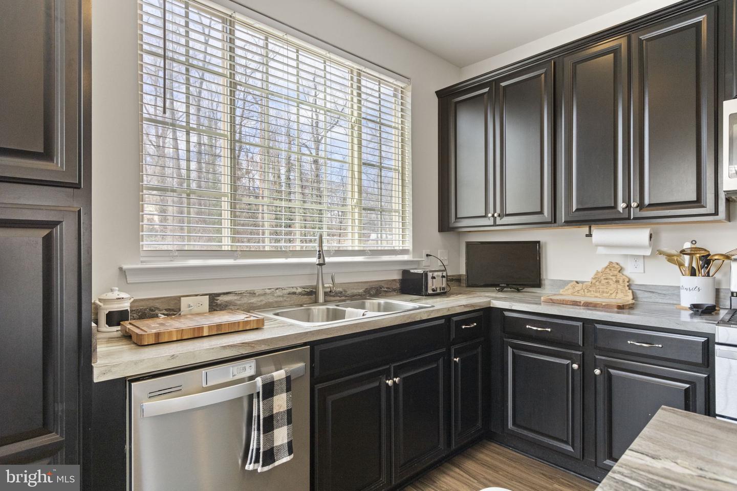 3999 BRADYS HILL RD, TRIANGLE, Virginia 22172, 4 Bedrooms Bedrooms, ,3 BathroomsBathrooms,Residential,For sale,3999 BRADYS HILL RD,VAPW2089564 MLS # VAPW2089564