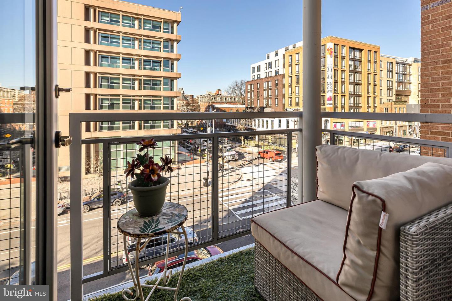 1390 V ST NW #303, WASHINGTON, District Of Columbia 20009, 1 Bedroom Bedrooms, ,1 BathroomBathrooms,Residential,For sale,1390 V ST NW #303,DCDC2190358 MLS # DCDC2190358