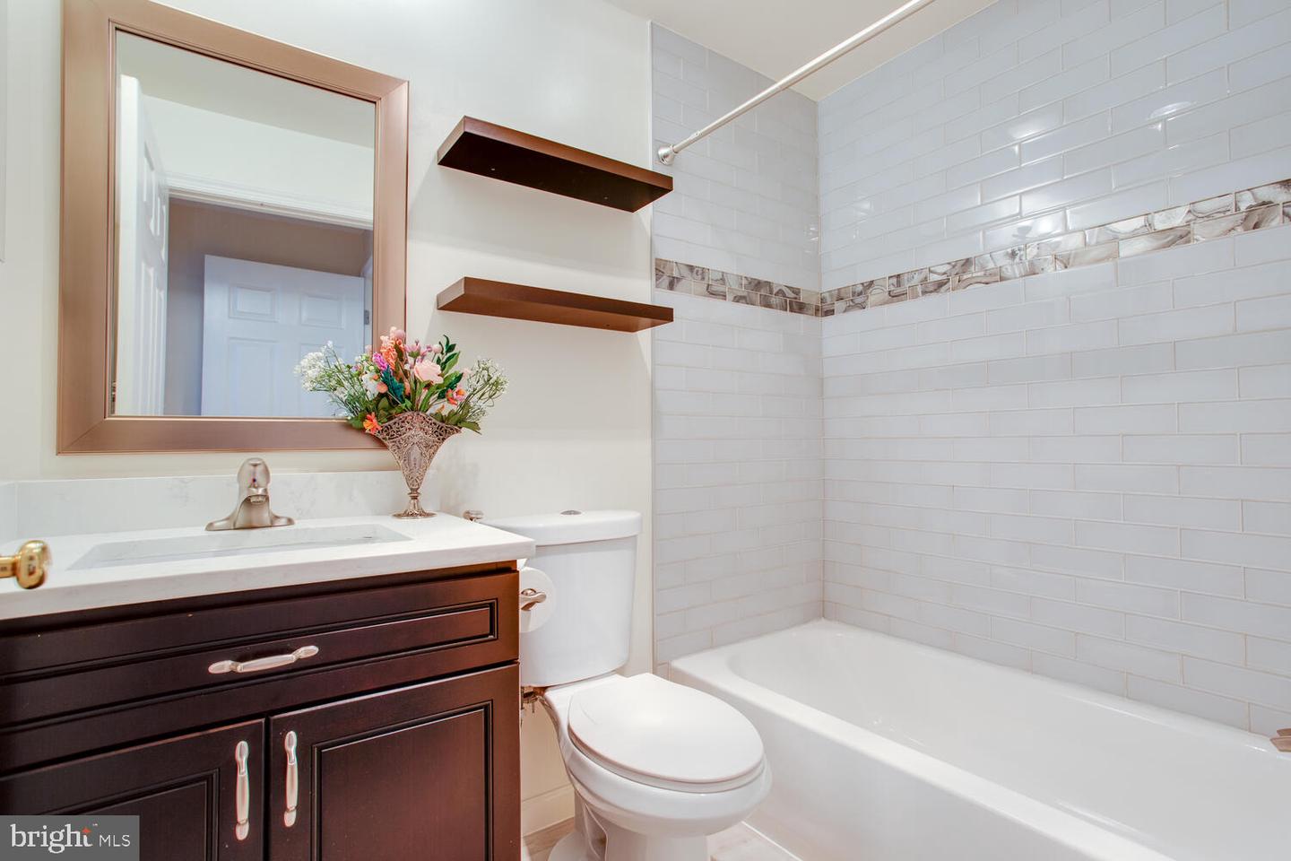 1625 INTERNATIONAL DR #116, MCLEAN, Virginia 22102, 2 Bedrooms Bedrooms, ,2 BathroomsBathrooms,Residential,For sale,1625 INTERNATIONAL DR #116,VAFX2228004 MLS # VAFX2228004
