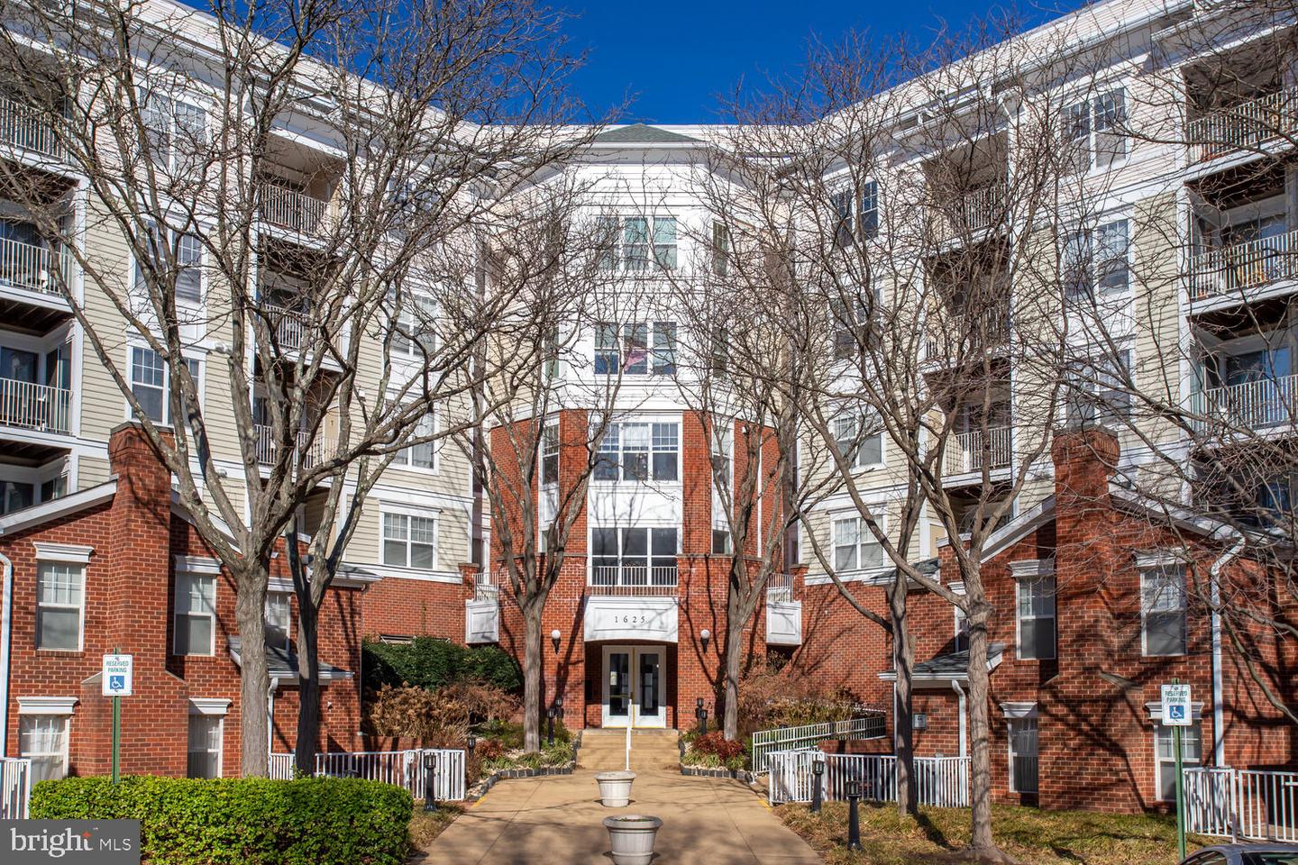 1625 INTERNATIONAL DR #116, MCLEAN, Virginia 22102, 2 Bedrooms Bedrooms, ,2 BathroomsBathrooms,Residential,For sale,1625 INTERNATIONAL DR #116,VAFX2228004 MLS # VAFX2228004