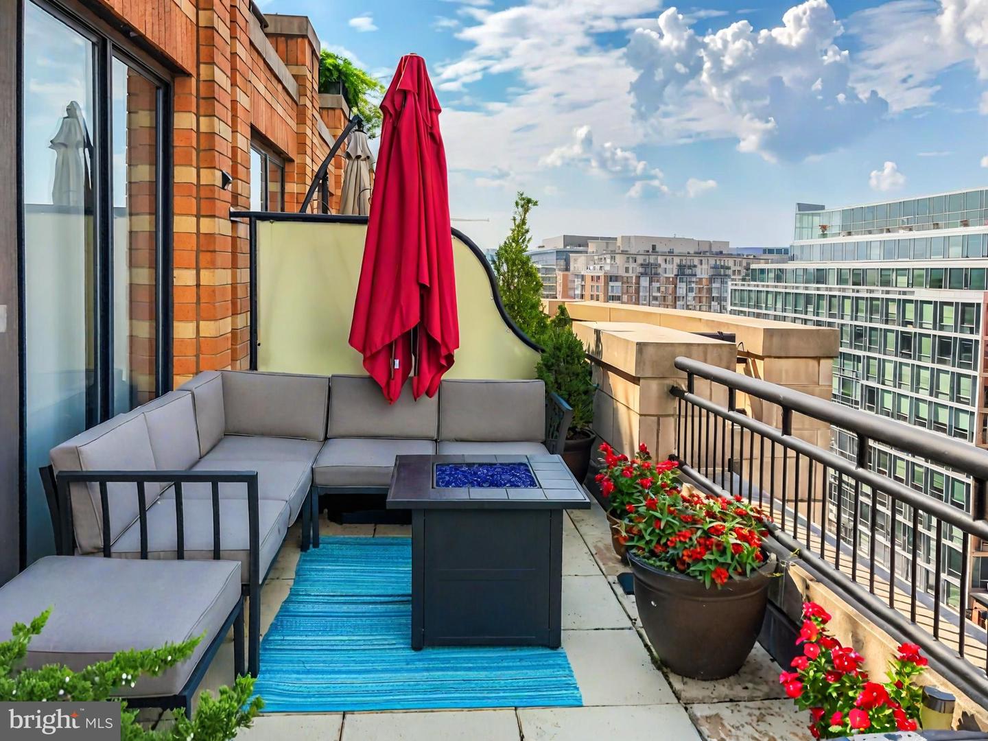 400 MASSACHUSETTS AVE NW #1214, WASHINGTON, District Of Columbia 20001, 2 Bedrooms Bedrooms, ,2 BathroomsBathrooms,Residential,For sale,400 MASSACHUSETTS AVE NW #1214,DCDC2190674 MLS # DCDC2190674