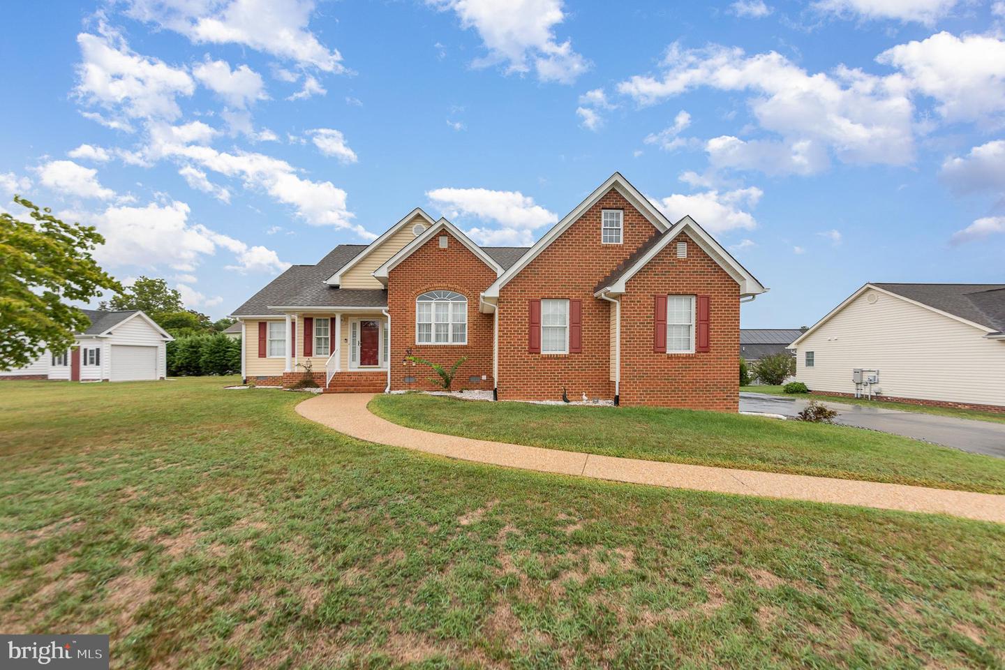 223 MEADOW LN, BOWLING GREEN, Virginia 22427, 3 Bedrooms Bedrooms, ,2 BathroomsBathrooms,Residential,For sale,223 MEADOW LN,VACV2006416 MLS # VACV2006416