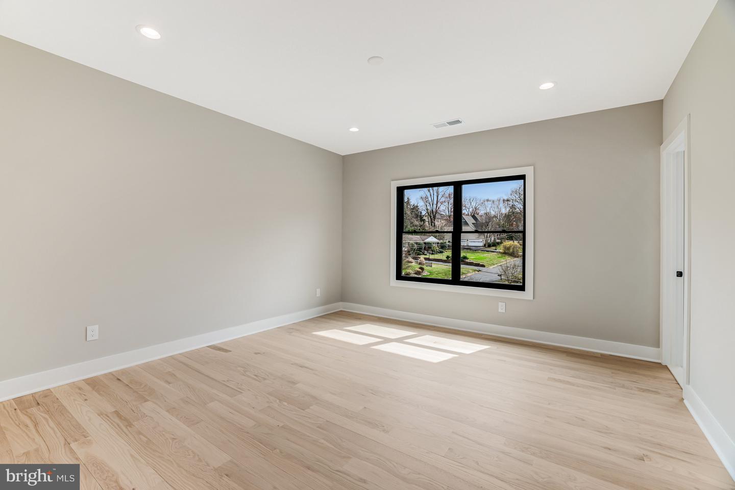 7400 CHURCHILL RD, MCLEAN, Virginia 22101, 6 Bedrooms Bedrooms, ,6 BathroomsBathrooms,Residential,For sale,7400 CHURCHILL RD,VAFX2225902 MLS # VAFX2225902