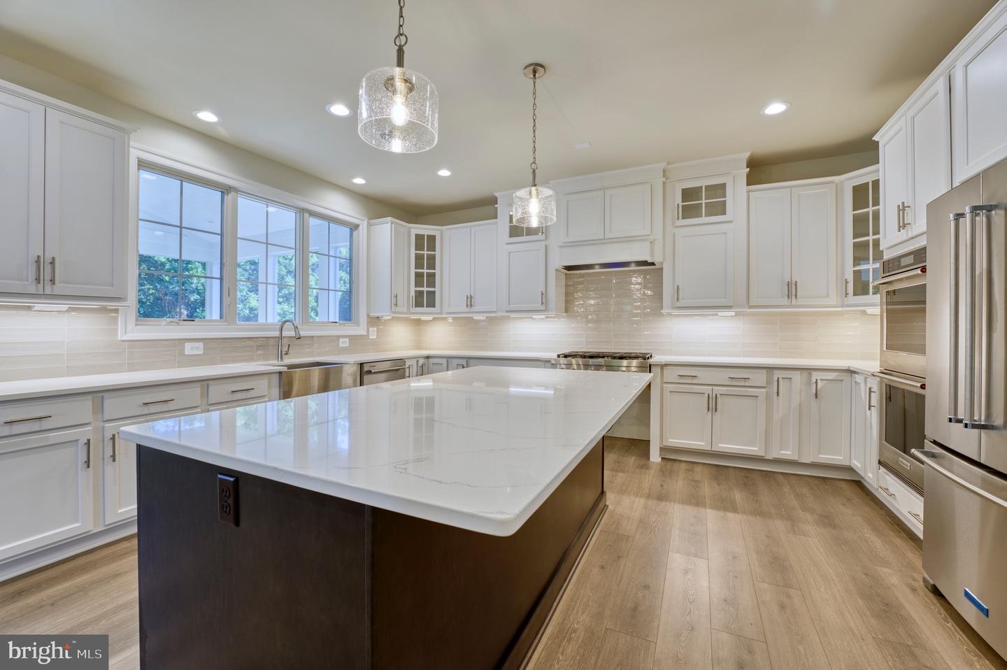 389 HOLMES DR NW, VIENNA, Virginia 22180, 5 Bedrooms Bedrooms, ,5 BathroomsBathrooms,Residential,For sale,389 HOLMES DR NW,VAFX2228210 MLS # VAFX2228210