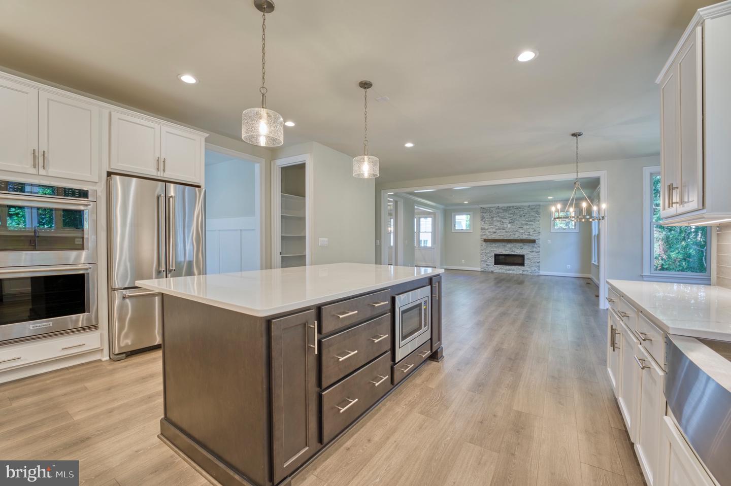 389 HOLMES DR NW, VIENNA, Virginia 22180, 5 Bedrooms Bedrooms, ,5 BathroomsBathrooms,Residential,For sale,389 HOLMES DR NW,VAFX2228210 MLS # VAFX2228210