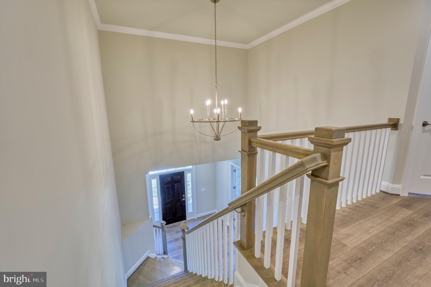 389 HOLMES DR NW, VIENNA, Virginia 22180, 5 Bedrooms Bedrooms, ,5 BathroomsBathrooms,Residential,For sale,389 HOLMES DR NW,VAFX2228210 MLS # VAFX2228210