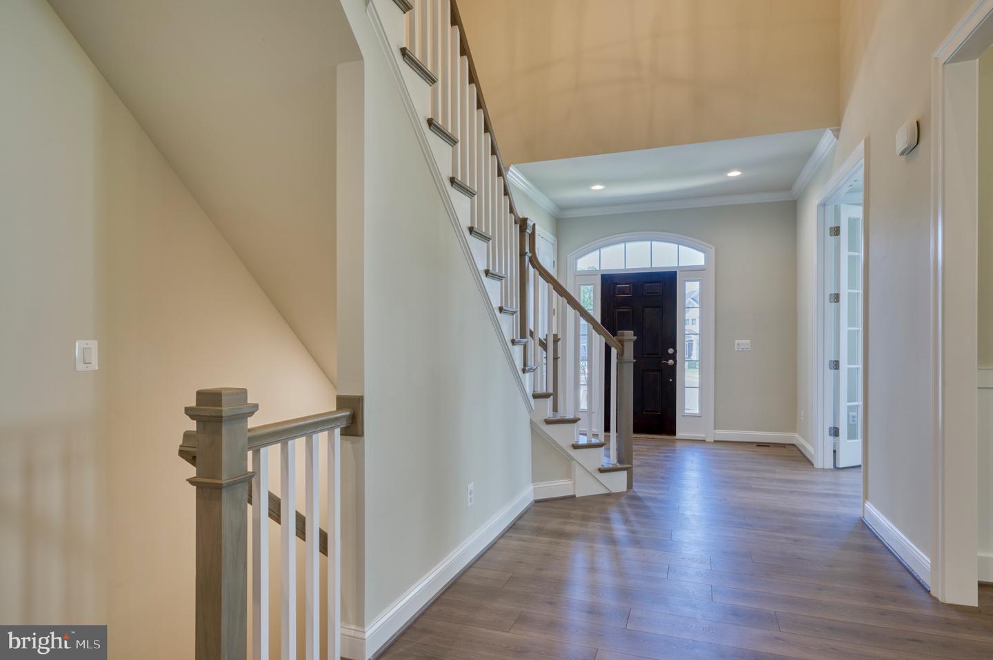 389 HOLMES DR NW, VIENNA, Virginia 22180, 5 Bedrooms Bedrooms, ,5 BathroomsBathrooms,Residential,For sale,389 HOLMES DR NW,VAFX2228210 MLS # VAFX2228210