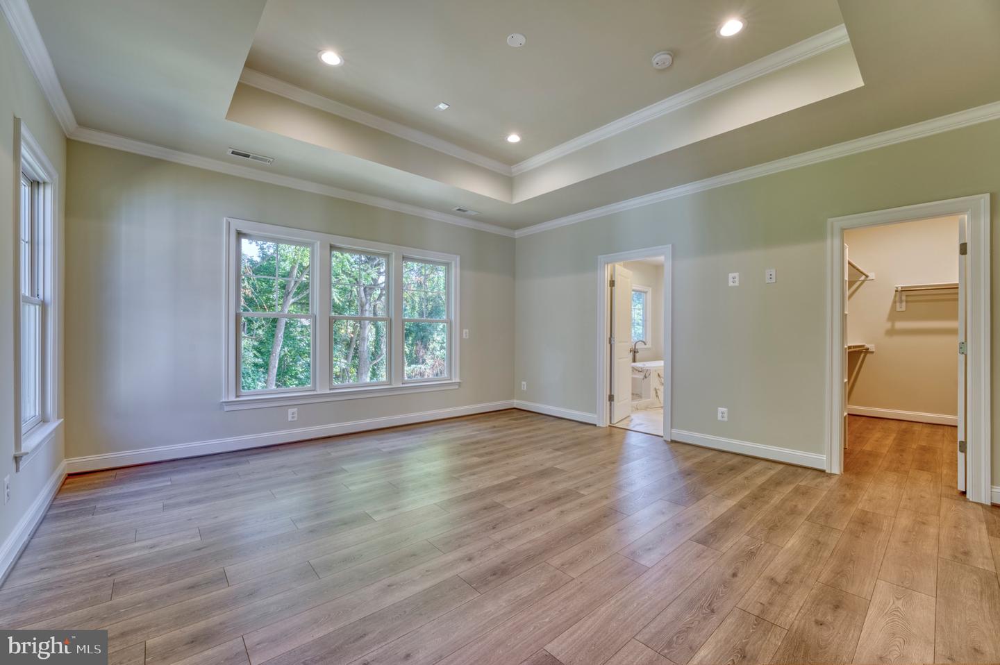 389 HOLMES DR NW, VIENNA, Virginia 22180, 5 Bedrooms Bedrooms, ,5 BathroomsBathrooms,Residential,For sale,389 HOLMES DR NW,VAFX2228210 MLS # VAFX2228210