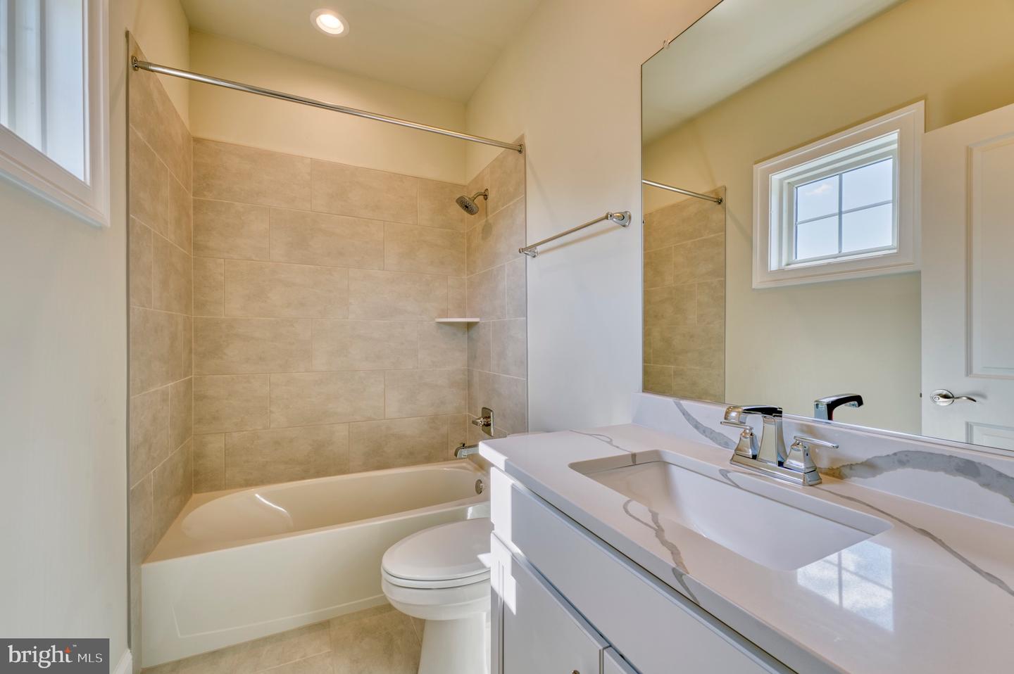 389 HOLMES DR NW, VIENNA, Virginia 22180, 5 Bedrooms Bedrooms, ,5 BathroomsBathrooms,Residential,For sale,389 HOLMES DR NW,VAFX2228210 MLS # VAFX2228210
