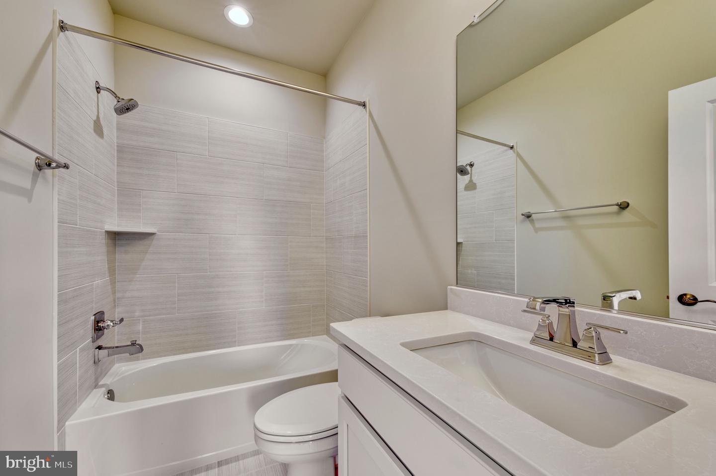 389 HOLMES DR NW, VIENNA, Virginia 22180, 5 Bedrooms Bedrooms, ,5 BathroomsBathrooms,Residential,For sale,389 HOLMES DR NW,VAFX2228210 MLS # VAFX2228210