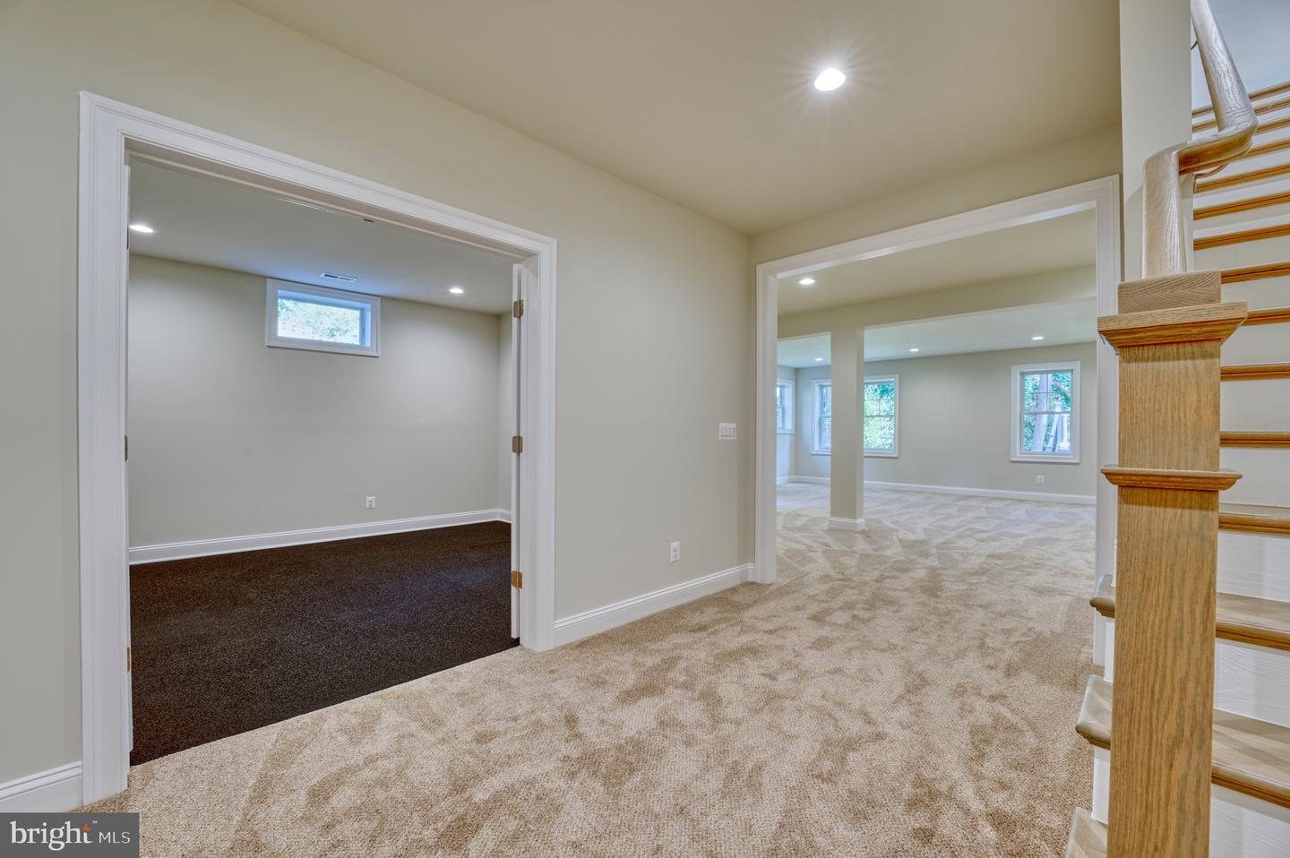 389 HOLMES DR NW, VIENNA, Virginia 22180, 5 Bedrooms Bedrooms, ,5 BathroomsBathrooms,Residential,For sale,389 HOLMES DR NW,VAFX2228210 MLS # VAFX2228210