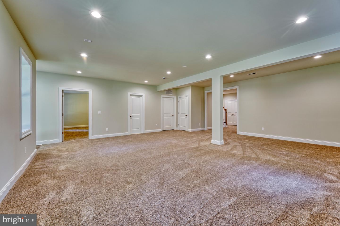 389 HOLMES DR NW, VIENNA, Virginia 22180, 5 Bedrooms Bedrooms, ,5 BathroomsBathrooms,Residential,For sale,389 HOLMES DR NW,VAFX2228210 MLS # VAFX2228210
