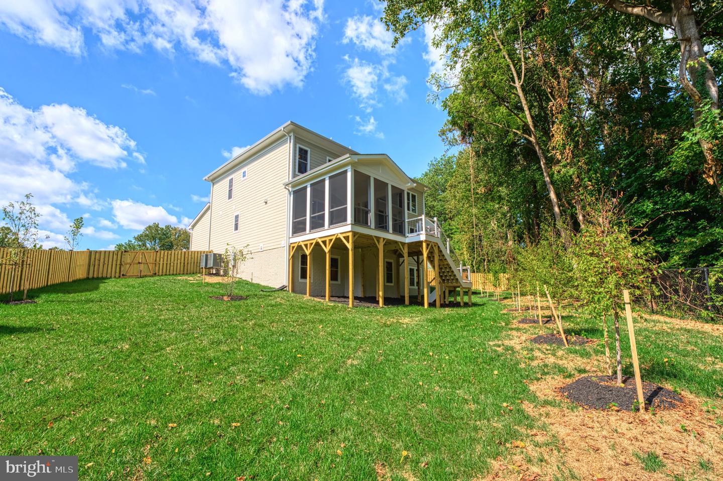 389 HOLMES DR NW, VIENNA, Virginia 22180, 5 Bedrooms Bedrooms, ,5 BathroomsBathrooms,Residential,For sale,389 HOLMES DR NW,VAFX2228210 MLS # VAFX2228210