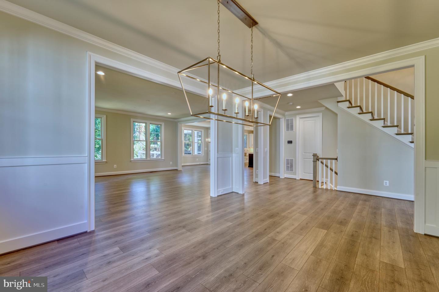 389 HOLMES DR NW, VIENNA, Virginia 22180, 5 Bedrooms Bedrooms, ,5 BathroomsBathrooms,Residential,For sale,389 HOLMES DR NW,VAFX2228210 MLS # VAFX2228210