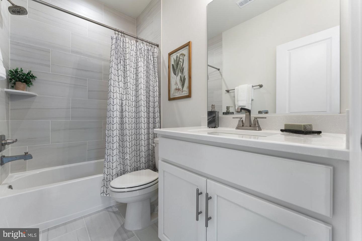 389 HOLMES DR NW, VIENNA, Virginia 22180, 5 Bedrooms Bedrooms, ,5 BathroomsBathrooms,Residential,For sale,389 HOLMES DR NW,VAFX2228210 MLS # VAFX2228210
