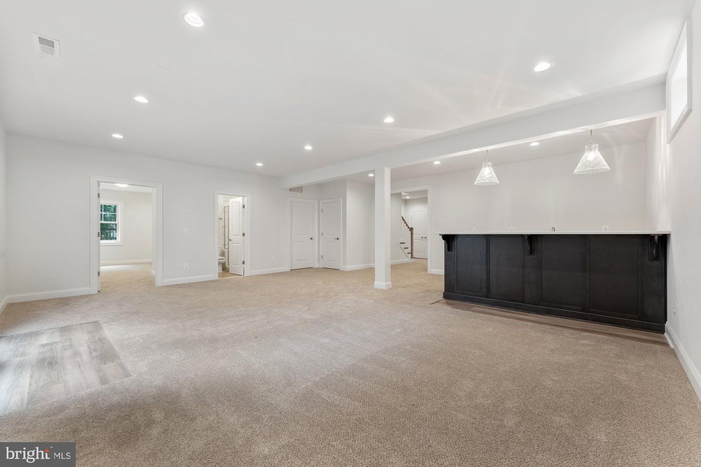 389 HOLMES DR NW, VIENNA, Virginia 22180, 5 Bedrooms Bedrooms, ,5 BathroomsBathrooms,Residential,For sale,389 HOLMES DR NW,VAFX2228210 MLS # VAFX2228210