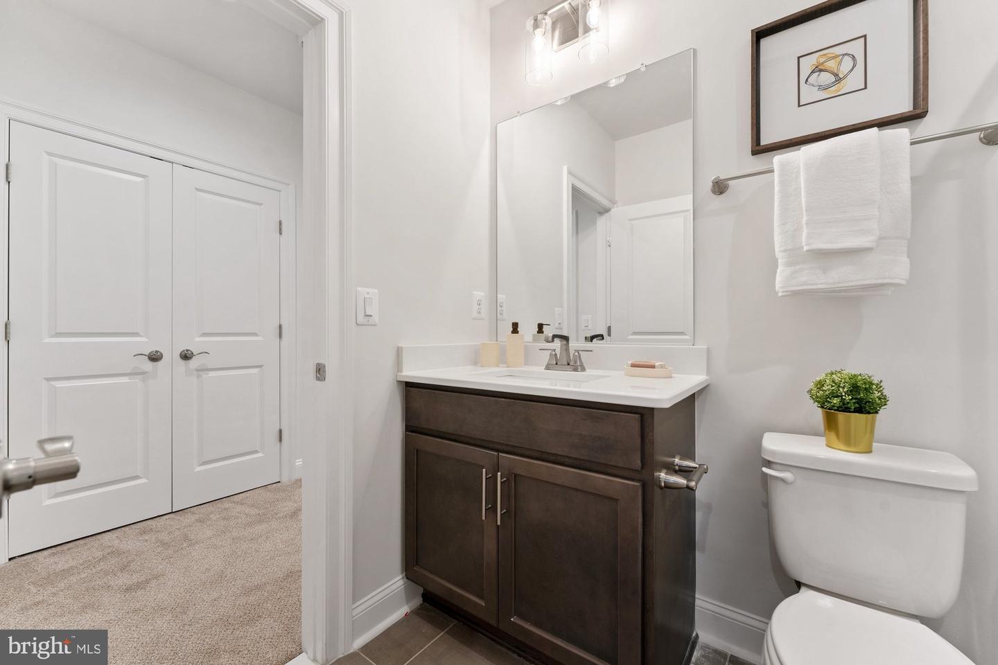 389 HOLMES DR NW, VIENNA, Virginia 22180, 5 Bedrooms Bedrooms, ,5 BathroomsBathrooms,Residential,For sale,389 HOLMES DR NW,VAFX2228210 MLS # VAFX2228210