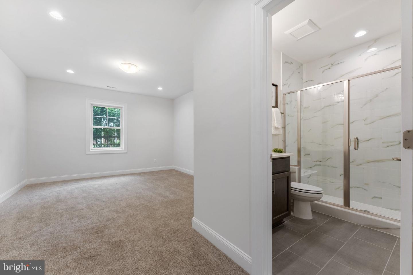389 HOLMES DR NW, VIENNA, Virginia 22180, 5 Bedrooms Bedrooms, ,5 BathroomsBathrooms,Residential,For sale,389 HOLMES DR NW,VAFX2228210 MLS # VAFX2228210