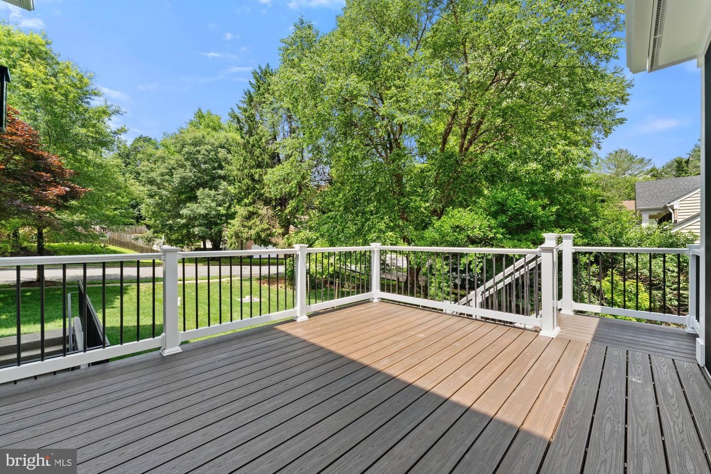 389 HOLMES DR NW, VIENNA, Virginia 22180, 5 Bedrooms Bedrooms, ,5 BathroomsBathrooms,Residential,For sale,389 HOLMES DR NW,VAFX2228210 MLS # VAFX2228210
