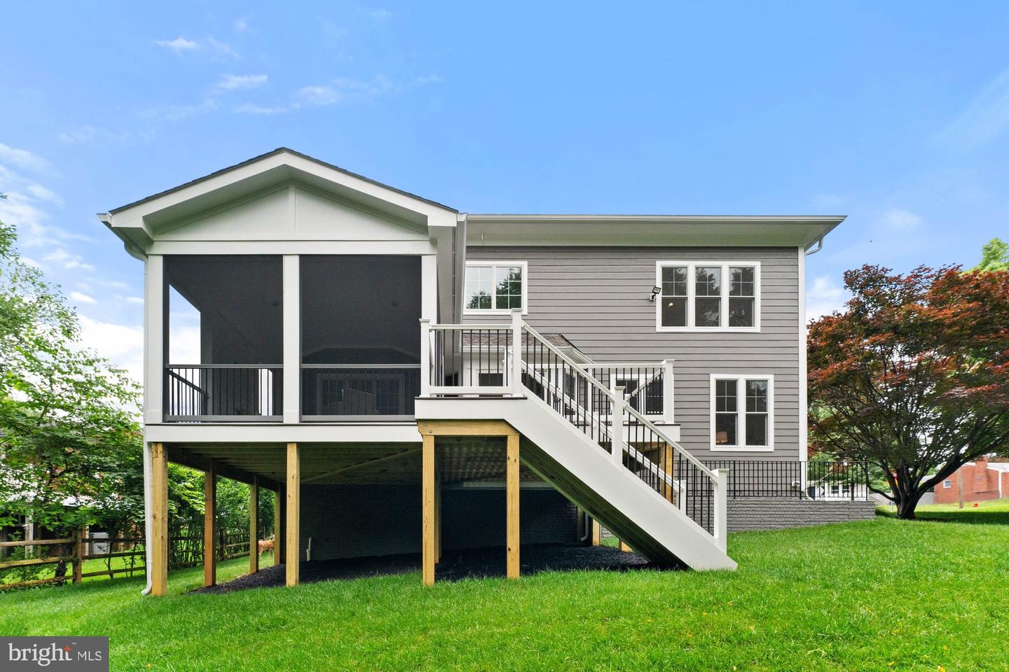 389 HOLMES DR NW, VIENNA, Virginia 22180, 5 Bedrooms Bedrooms, ,5 BathroomsBathrooms,Residential,For sale,389 HOLMES DR NW,VAFX2228210 MLS # VAFX2228210