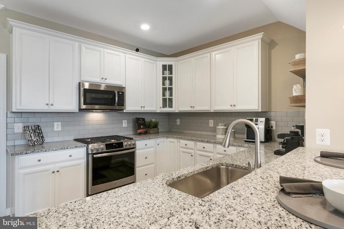 9662 SWALLOWTAIL LN, MANASSAS, Virginia 20110, 3 Bedrooms Bedrooms, ,2 BathroomsBathrooms,Residential,For sale,9662 SWALLOWTAIL LN,VAPW2090062 MLS # VAPW2090062