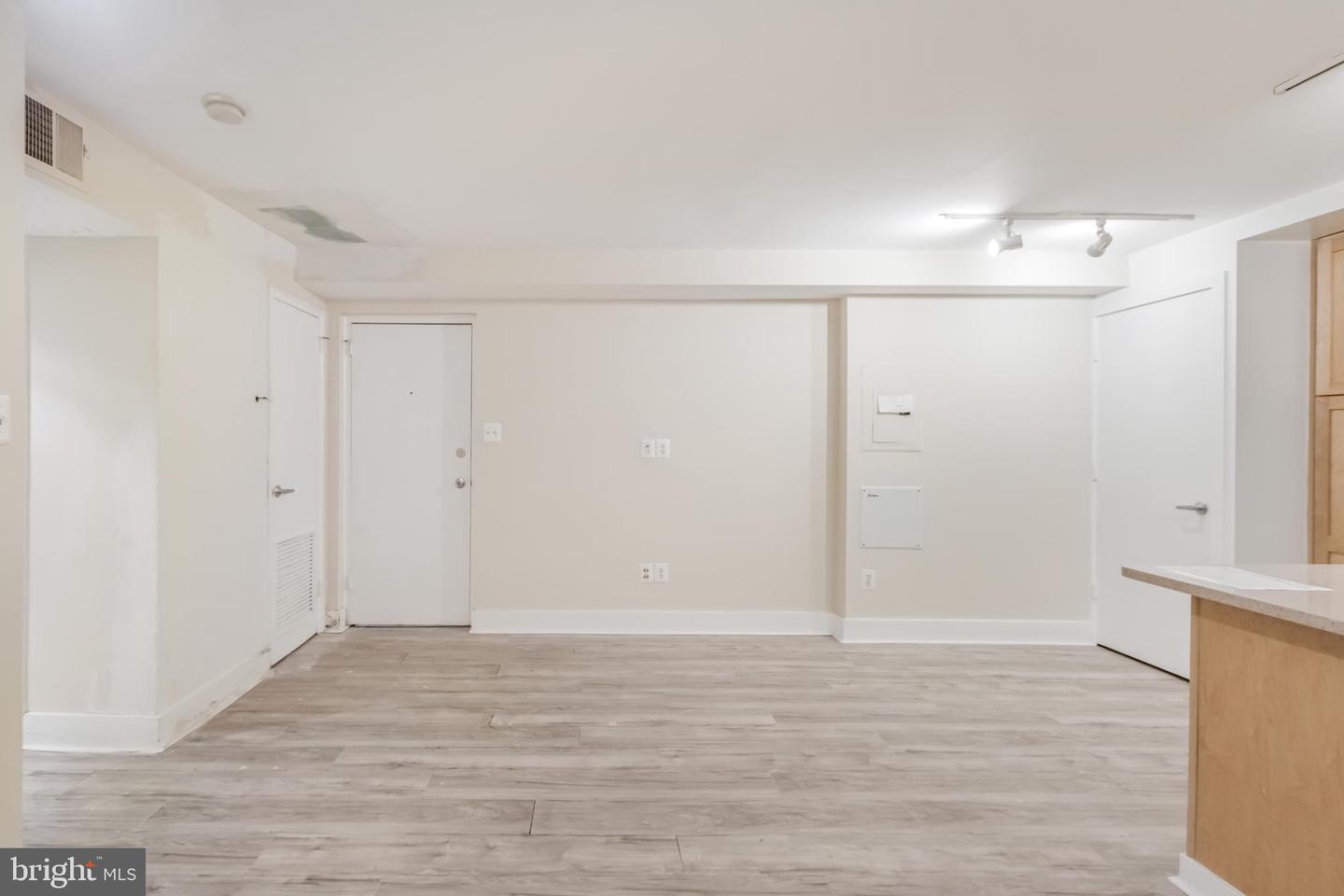 212 OAKWOOD ST SE #B-1, WASHINGTON, District Of Columbia 20032, 1 Bedroom Bedrooms, ,1 BathroomBathrooms,Residential,For sale,212 OAKWOOD ST SE #B-1,DCDC2191220 MLS # DCDC2191220